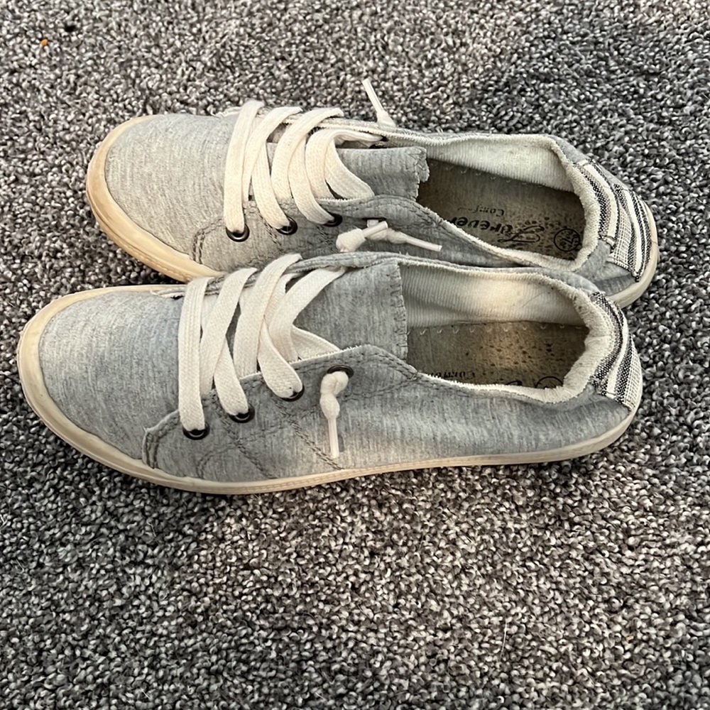 Womens grey canvas slip on sneakers size 7 - Picture 3 of 12